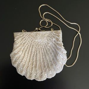 Soft White color, whit gold Chain 🤗